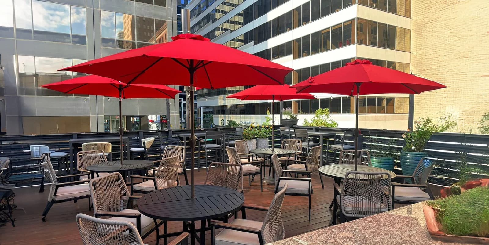 Topside Tavern - American Restaurant & Bar