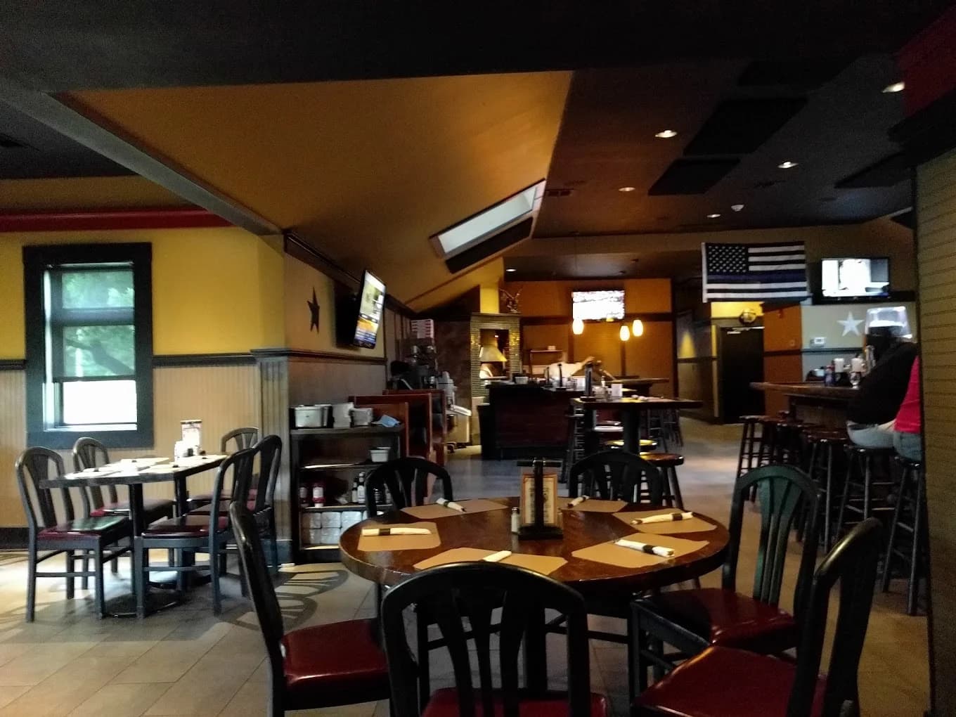 Baker's American Bar & Grille