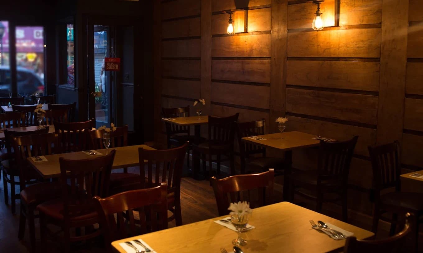 Wanisa Home Kitchen - Siam Bar & Thai Cuisine