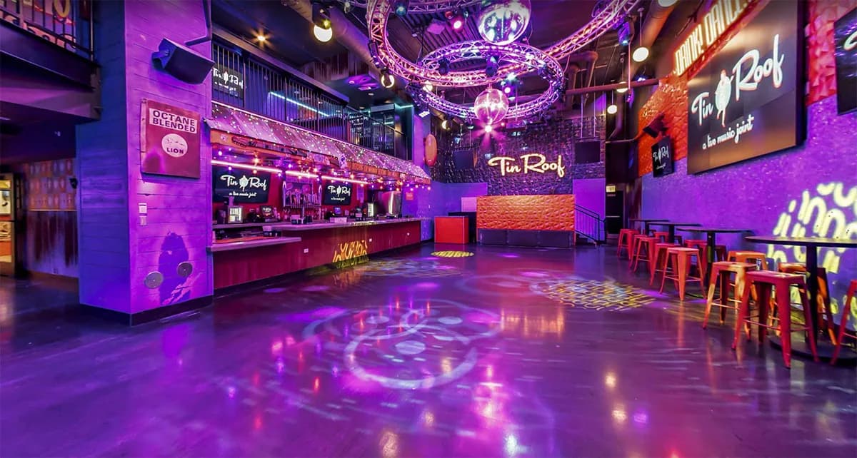Tin Roof: Chicago