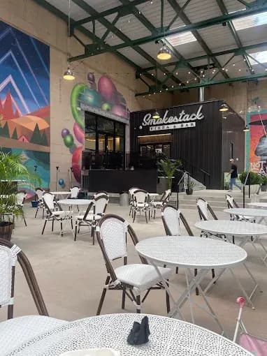Smokestack Pizza & Bar at Padel Plant
