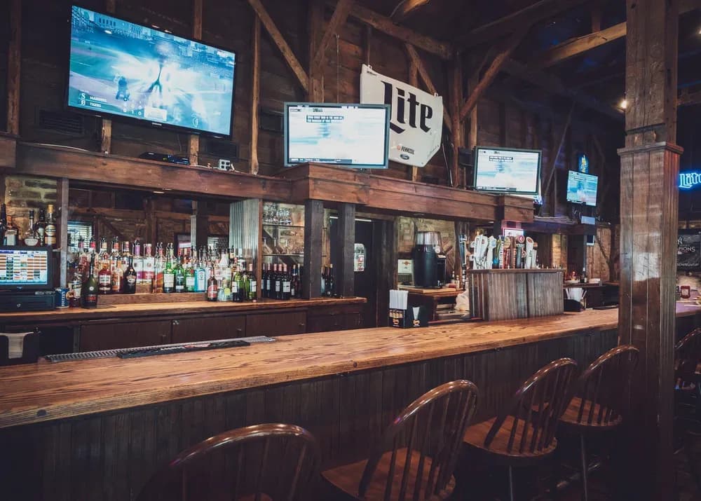 Moore's Tavern & Sports Bar