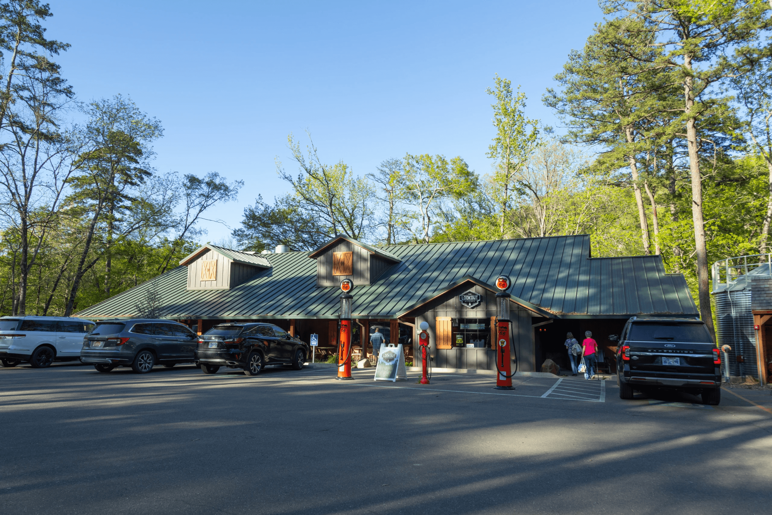 Lookout Kitchen Beavers Bend