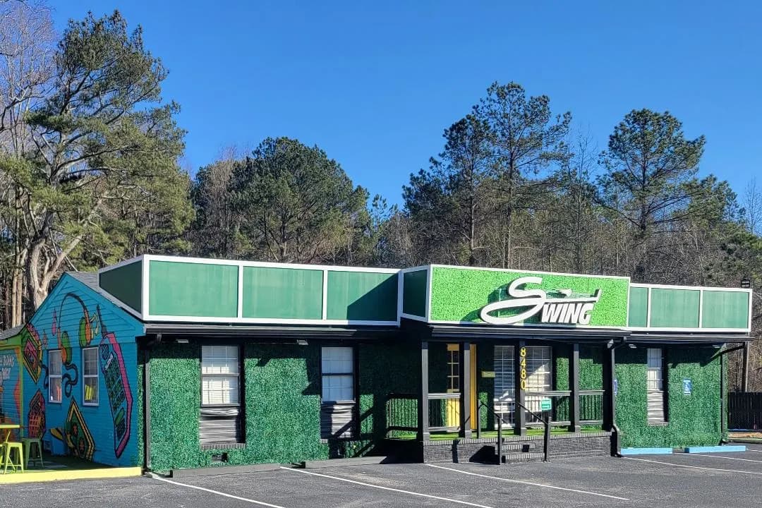 Swing - Mini Golf & Axe Throwing Lanes