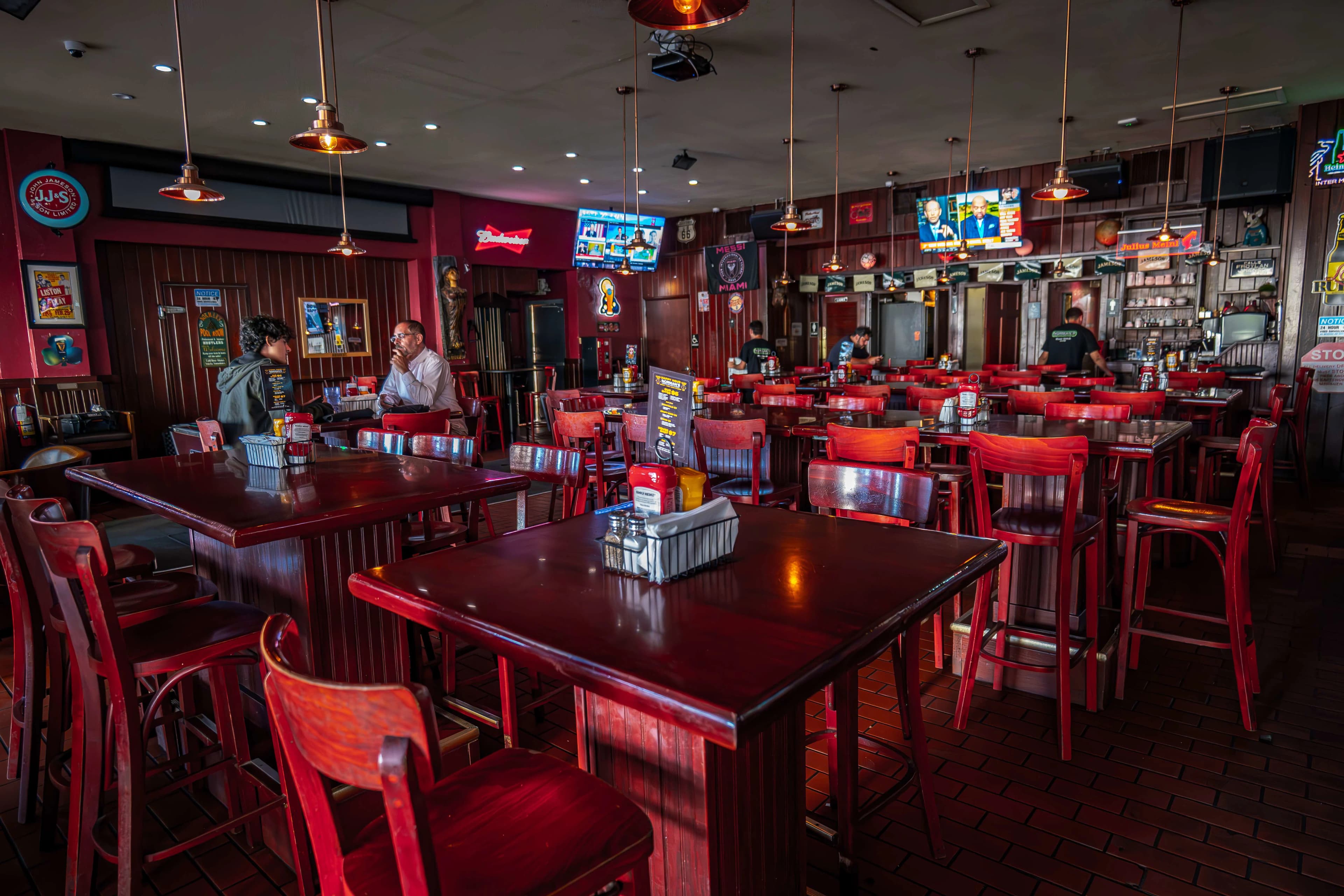 Normans American Bar & Grill